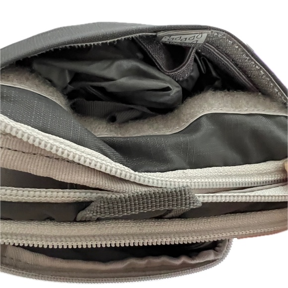 Pacsafe Camsafe V2 Camera Holster Anti-theft Belt Bag Gray New NWT Smart Travel - Picture 7 of 10